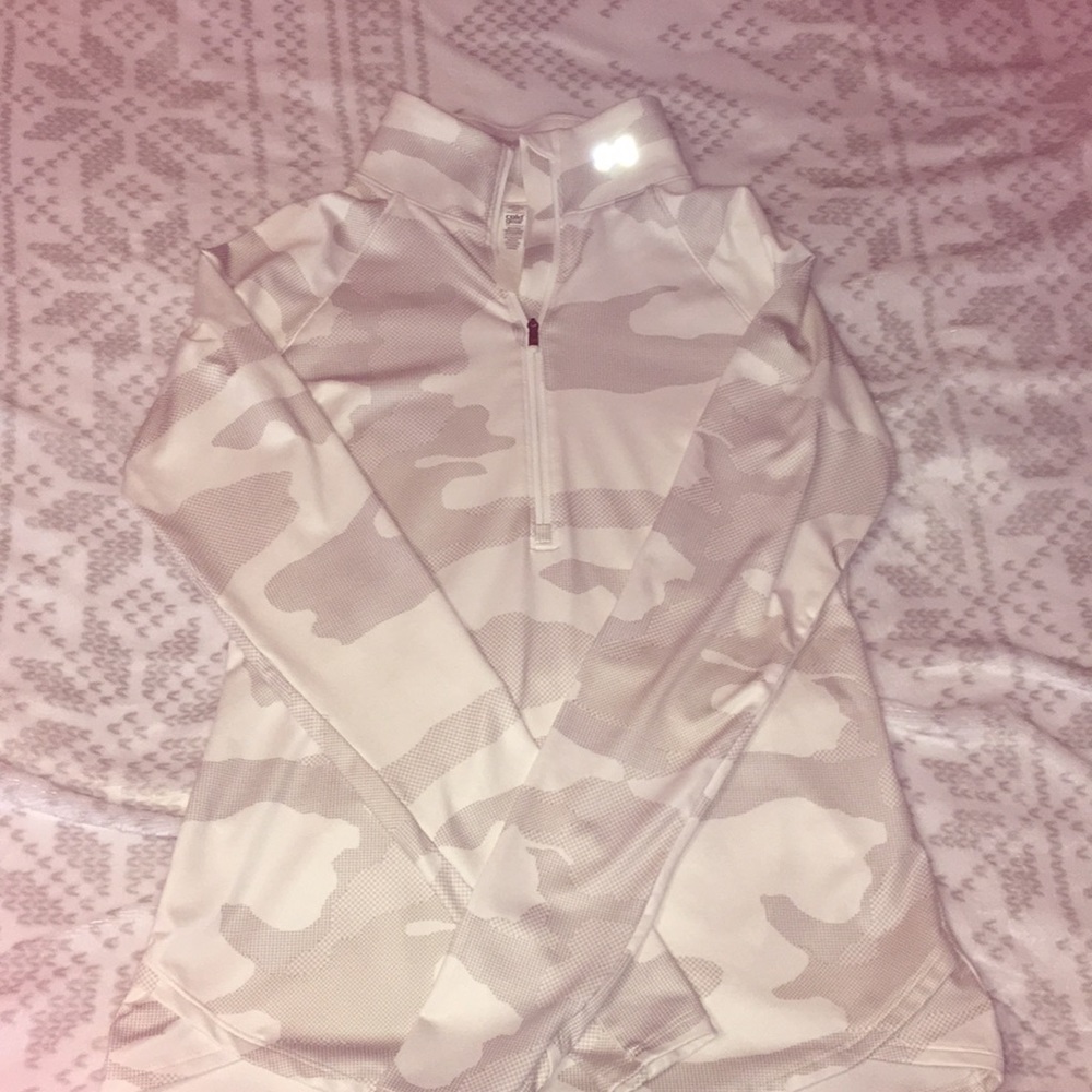 Gray & white under armour pull over